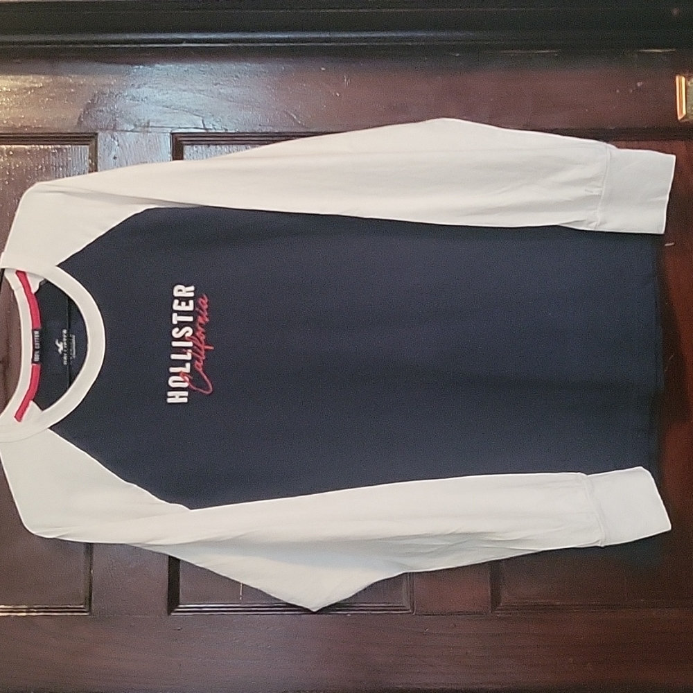 Hollister Blue Long sleeve T-shirt. X-large.